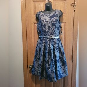 Tommy Hilfiger Sleeveless  Lined Fit And Flare Dress W/Belt Size 4 NWT!